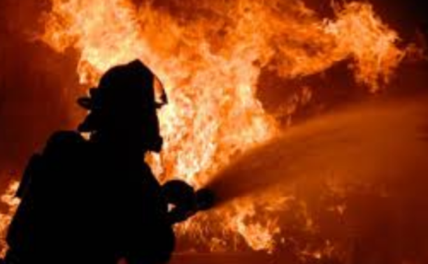 У Дніпровському районі під час ліквідації пожежі в дачному будинку надзвичайники врятували чоловіка